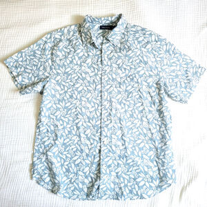 Nautica Mens Large Buttondown Shirt White and Blue Short Sleeve Linen Cotton